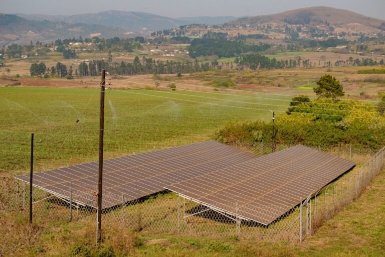 Illustration of How Do Solar Street Lights Work: Components, Wiring & Power Flow